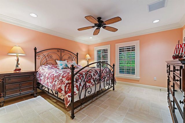31 N Beach Road, Jupiter Island, FL 33455