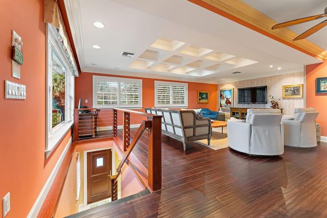 31 N Beach Road, Jupiter Island, FL 33455