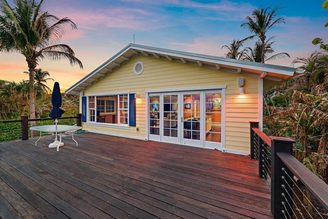 31 N Beach Road, Jupiter Island, FL 33455
