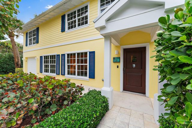 31 N Beach Road, Jupiter Island, FL 33455
