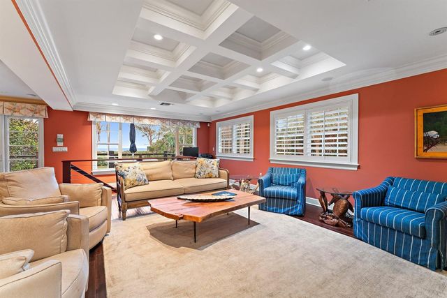 31 N Beach Road, Jupiter Island, FL 33455