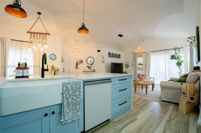 17235 NW 7th St, Pembroke Pines, FL 33029