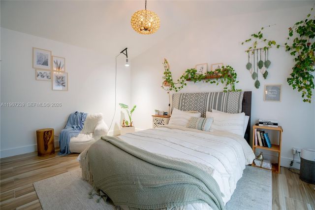 17235 NW 7th St, Pembroke Pines, FL 33029