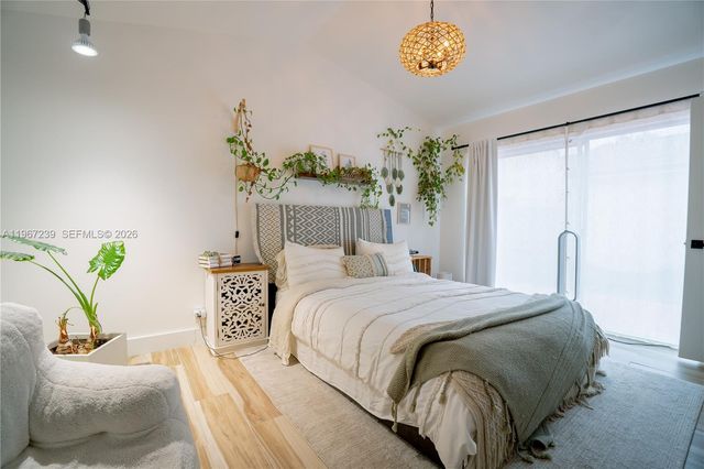 17235 NW 7th St, Pembroke Pines, FL 33029