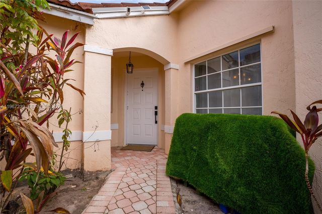 17235 NW 7th St, Pembroke Pines, FL 33029