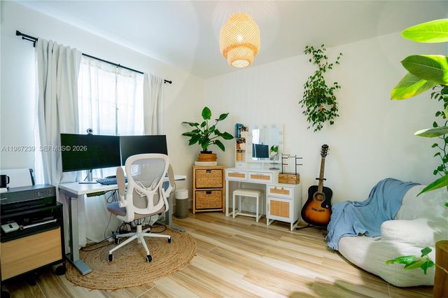 17235 NW 7th St, Pembroke Pines, FL 33029