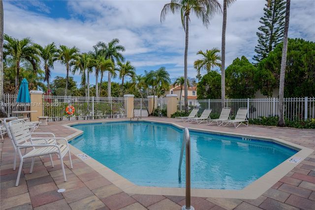 17235 NW 7th St, Pembroke Pines, FL 33029
