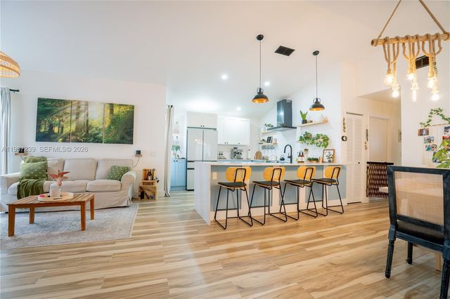 17235 NW 7th St, Pembroke Pines, FL 33029