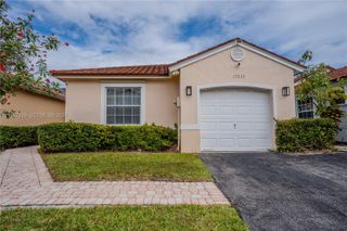 17235 NW 7th St, Pembroke Pines, FL 33029