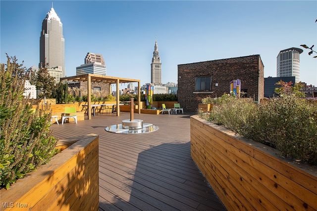 725 Johnson Court 517, Cleveland, OH 44113