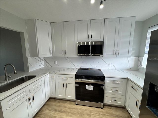 2017 SKIMMER COURT W 413, Clearwater, FL 33762