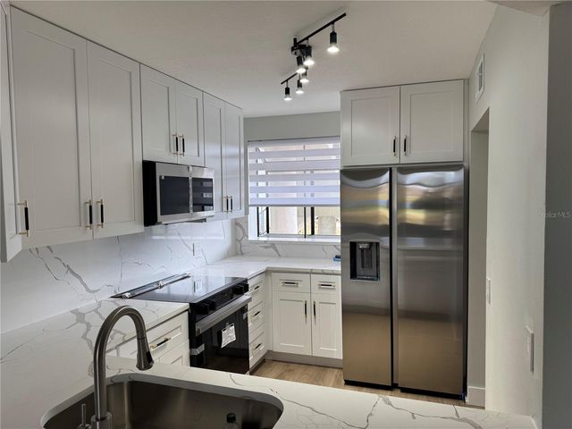 2017 SKIMMER COURT W 413, Clearwater, FL 33762