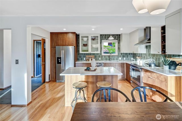 7571 45th Avenue SW, Seattle, WA 98136