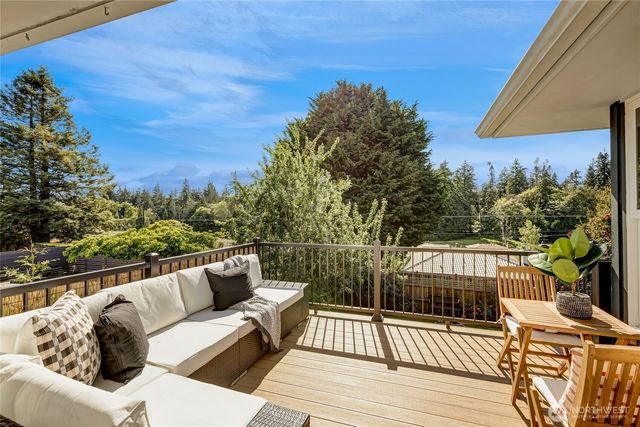 7571 45th Avenue SW, Seattle, WA 98136
