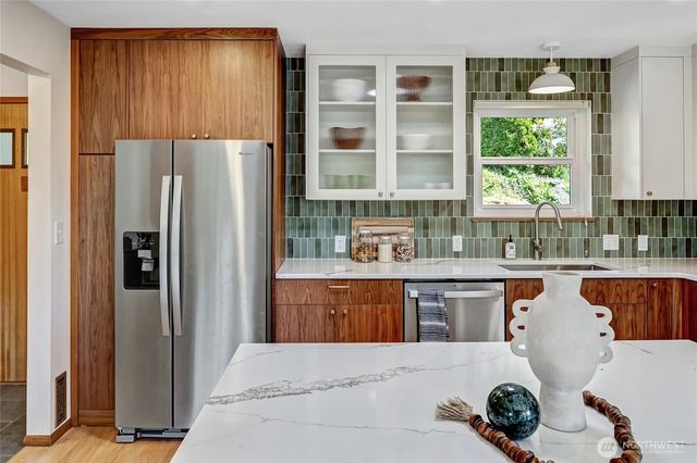 7571 45th Avenue SW, Seattle, WA 98136