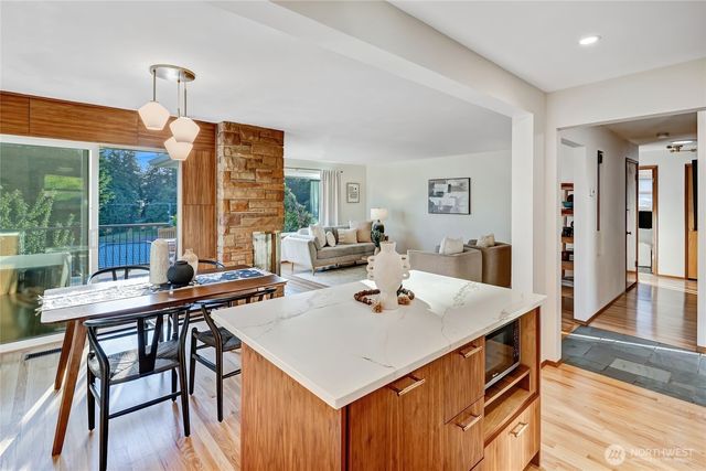 7571 45th Avenue SW, Seattle, WA 98136