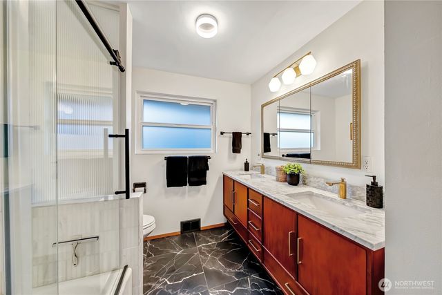 7571 45th Avenue SW, Seattle, WA 98136