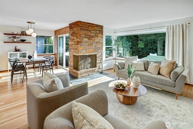 7571 45th Avenue SW, Seattle, WA 98136