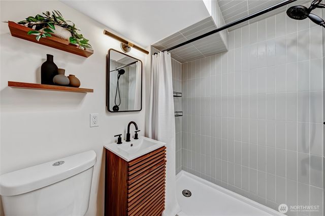 7571 45th Avenue SW, Seattle, WA 98136