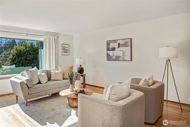 7571 45th Avenue SW, Seattle, WA 98136