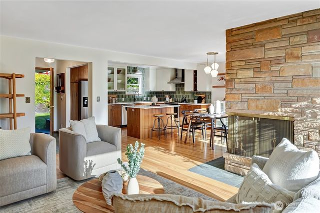 7571 45th Avenue SW, Seattle, WA 98136