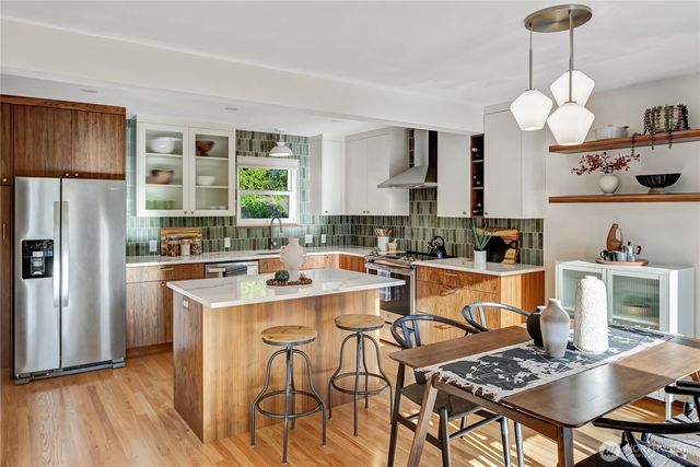 7571 45th Avenue SW, Seattle, WA 98136