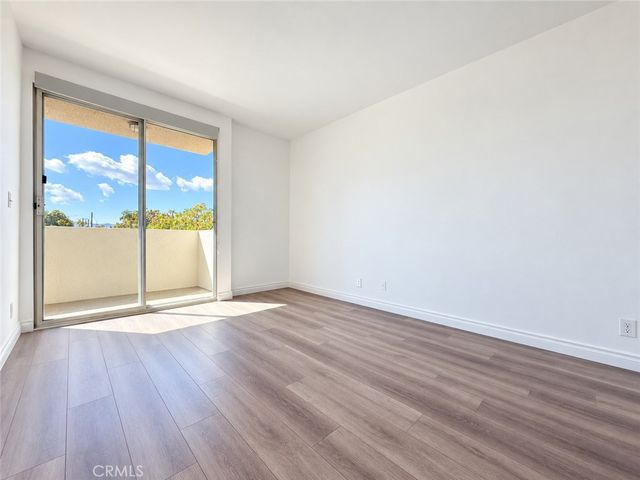 19350 Sherman 112, Reseda, CA 91335
