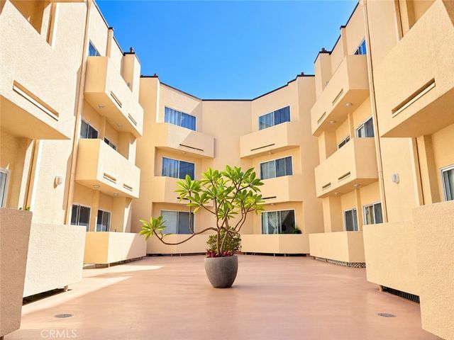 19350 Sherman 112, Reseda, CA 91335