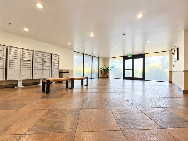19350 Sherman 112, Reseda, CA 91335