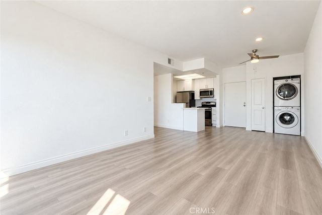 19350 Sherman 112, Reseda, CA 91335