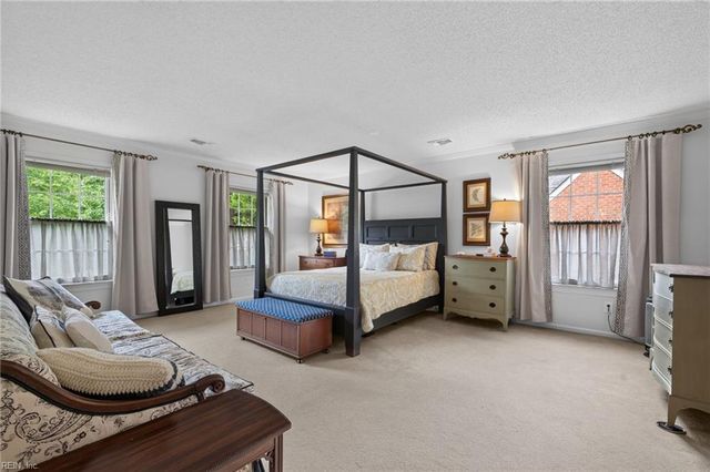 849 Bishopsgate LN, Virginia Beach, VA 23452