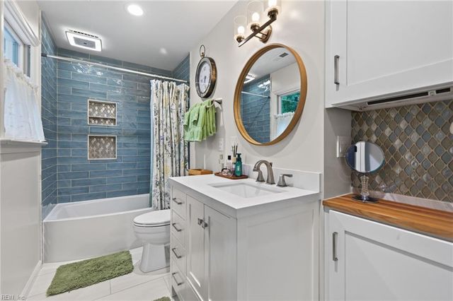 849 Bishopsgate LN, Virginia Beach, VA 23452