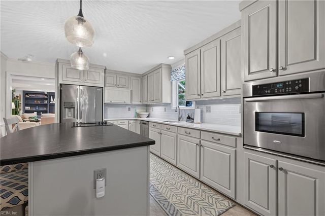 849 Bishopsgate LN, Virginia Beach, VA 23452