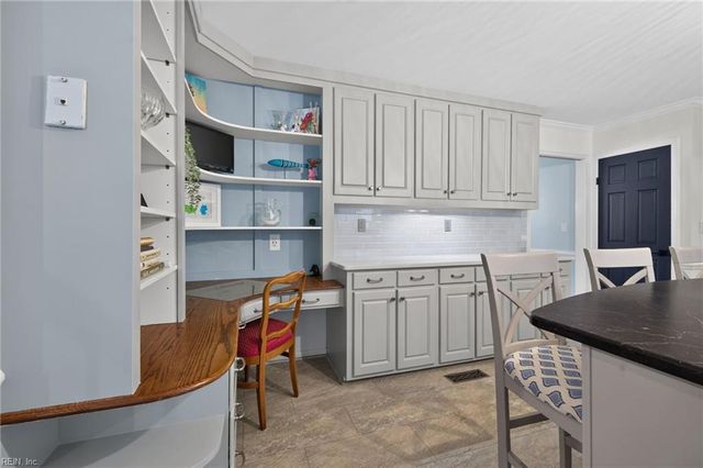 849 Bishopsgate LN, Virginia Beach, VA 23452
