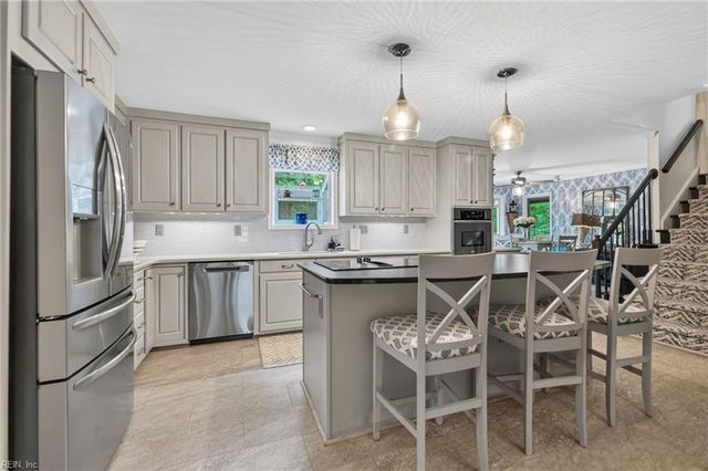 849 Bishopsgate LN, Virginia Beach, VA 23452