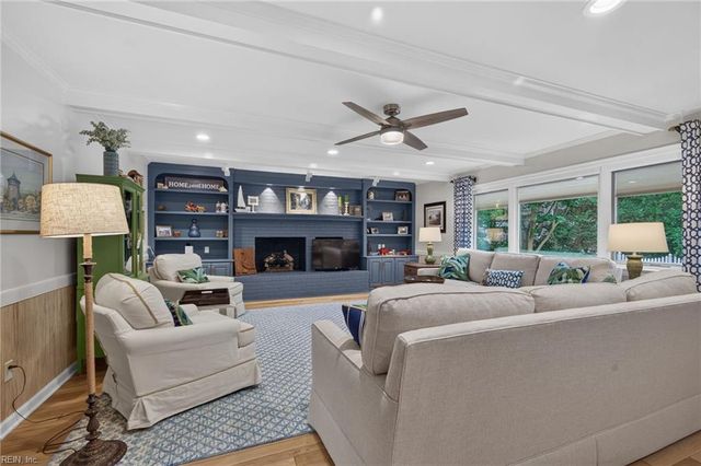 849 Bishopsgate LN, Virginia Beach, VA 23452