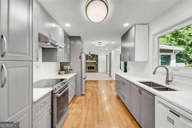 5080 Nesbit Ferry Lane, Sandy Springs, GA 30350