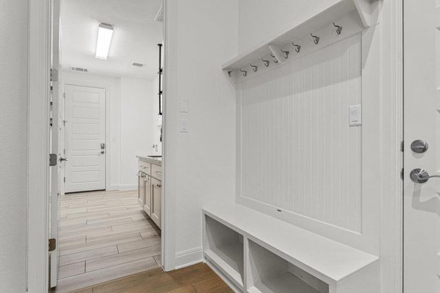 406 Woodside TER, Austin, TX 78738