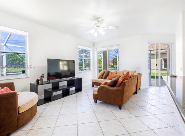 618 Willow Bend Rd 618, Weston, FL 33327