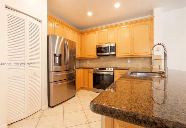 618 Willow Bend Rd 618, Weston, FL 33327