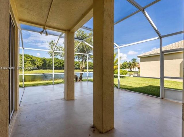 618 Willow Bend Rd 618, Weston, FL 33327