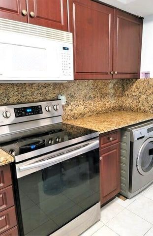 2000 Presidential Way 306, West Palm Beach, FL 33401