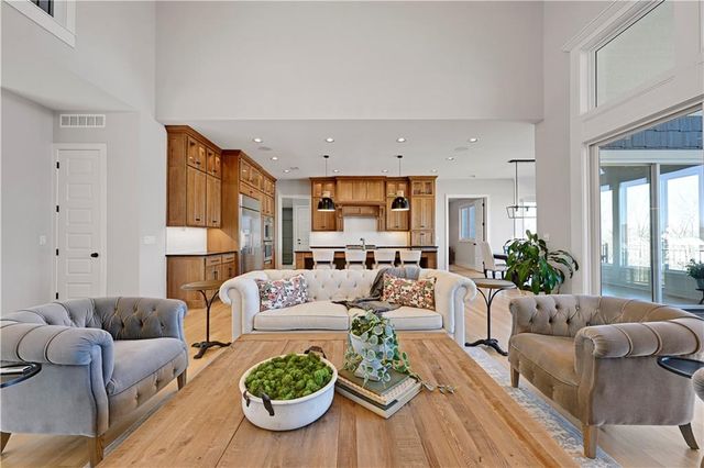 11200 W 169th Street, Overland Park, KS 66221