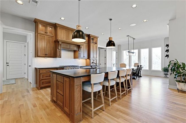 11200 W 169th Street, Overland Park, KS 66221