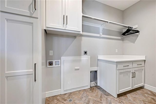 11200 W 169th Street, Overland Park, KS 66221