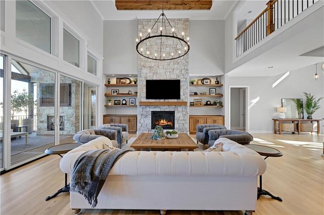 11200 W 169th Street, Overland Park, KS 66221