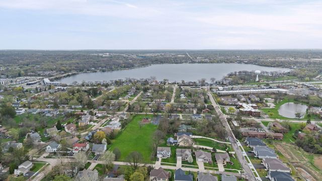 35 Beech Drive, Lake Zurich, IL 60047