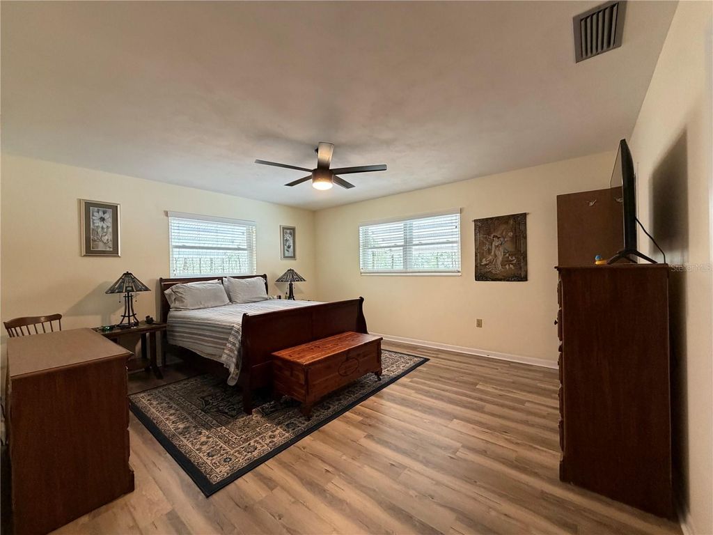 Image 21 of property listing at 4500 SW FRESHWATER COURT, Dunnellon, FL 34431