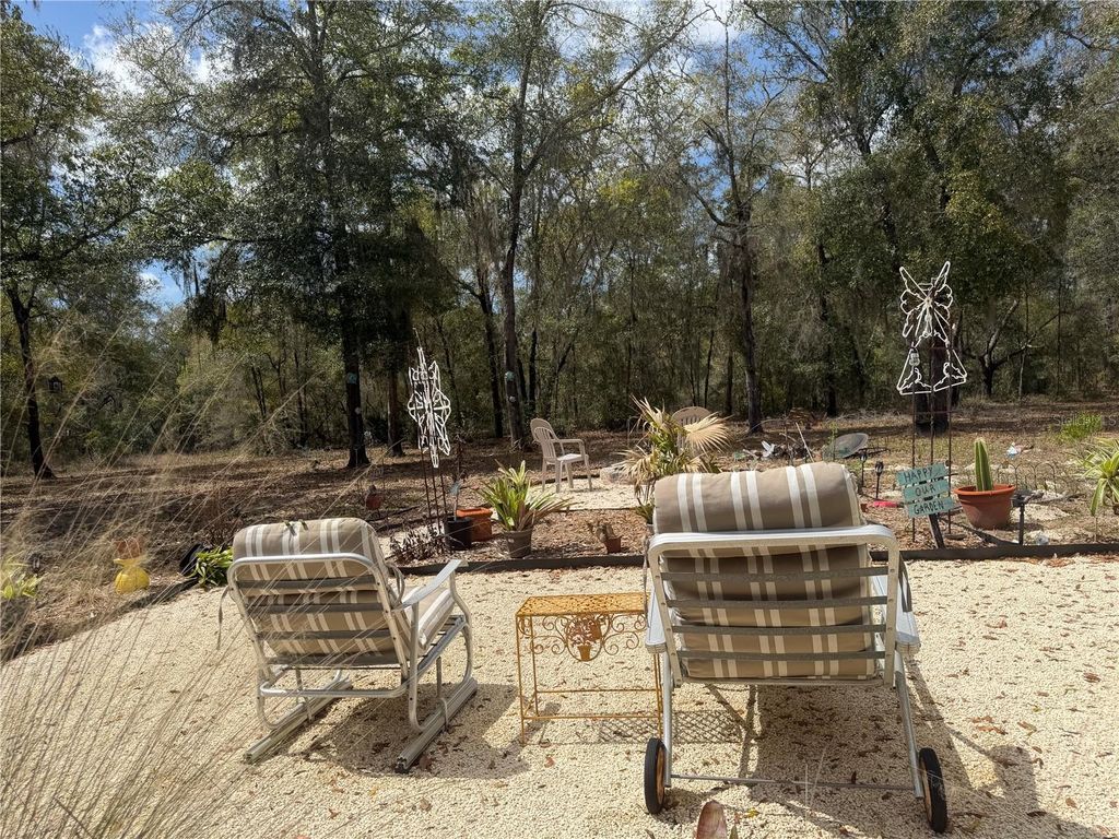 Image 28 of property listing at 4500 SW FRESHWATER COURT, Dunnellon, FL 34431