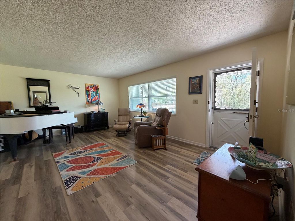 Image 6 of property listing at 4500 SW FRESHWATER COURT, Dunnellon, FL 34431